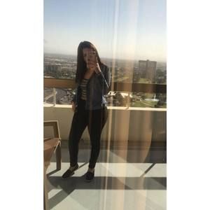 Meet your Posher, Edith